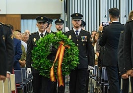 Fotos: Acto de la Policía Nacional con motivo de la fiesta de los Santos Ángeles Custodios en Cádiz