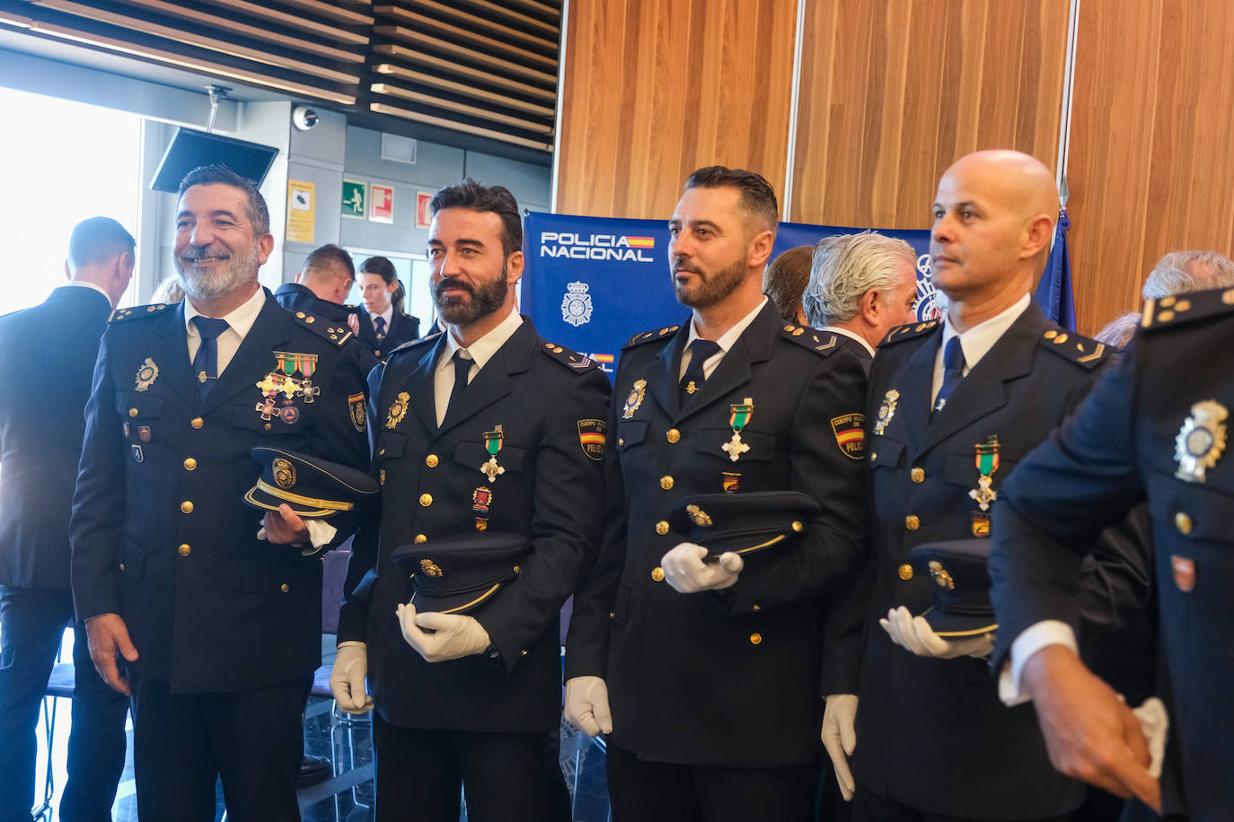 Fotos: Acto de la Policía Nacional con motivo de la fiesta de los Santos Ángeles Custodios en Cádiz