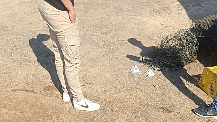 La policía científica, tomando pruebas en Estero Natural, en una imagen cedida por Belgrano a este periódico