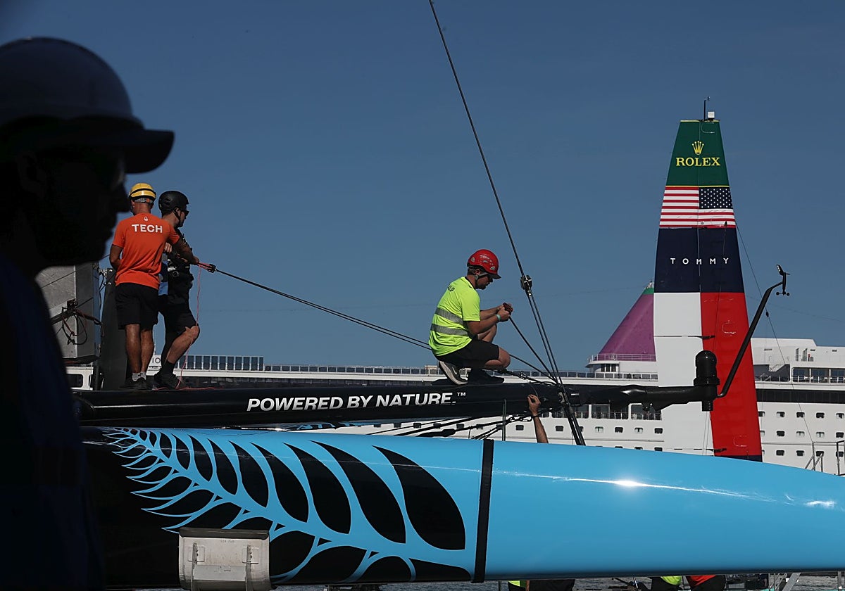 Fotos: Los últimos preparativos antes del inicio de la SailGP en Cádiz