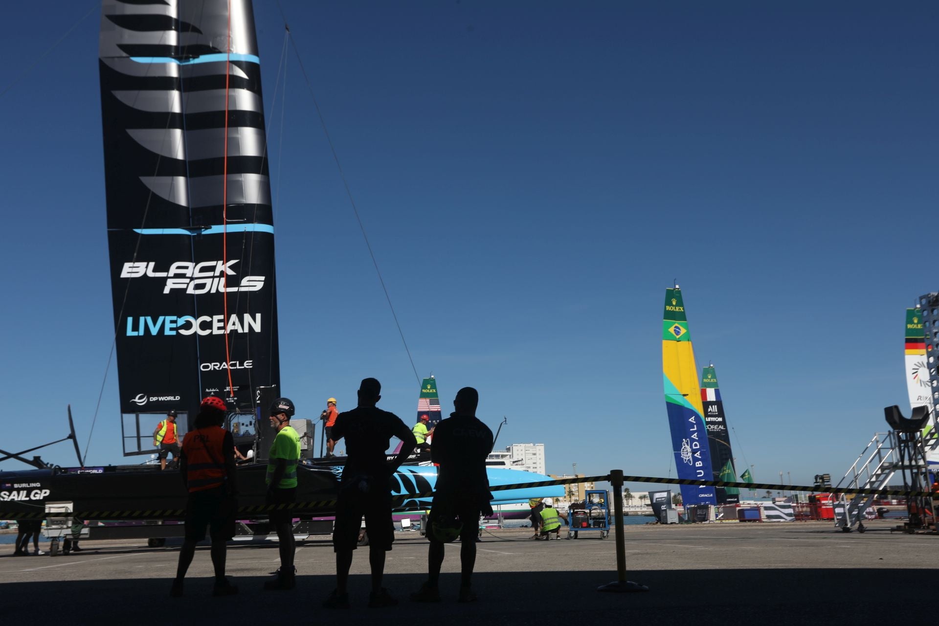 Fotos: Los últimos preparativos antes del inicio de la SailGP en Cádiz