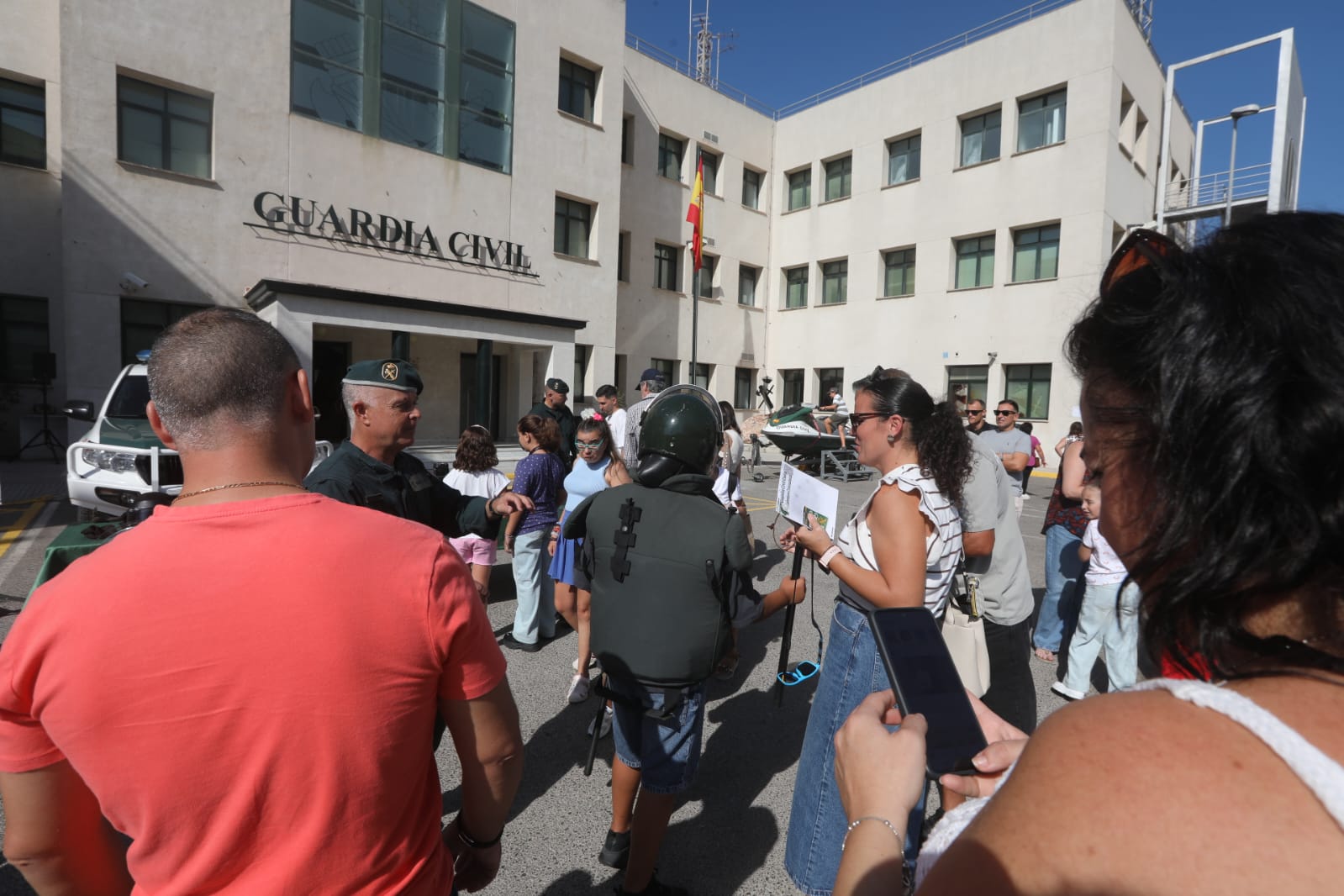 Fotos: Las imágenes de la jornada de puertas abiertas en la Comandancia de la Guardia Civil de Cádiz