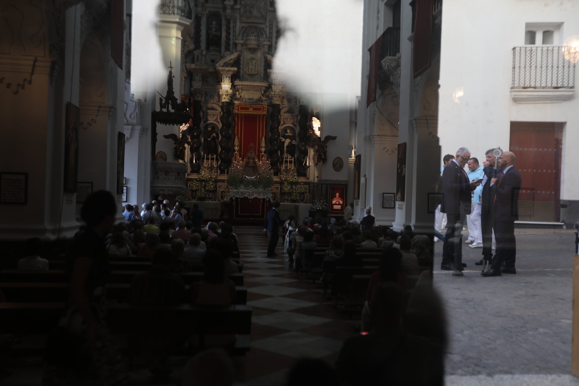 Fotos: Procesión de la Virgen del Rosario por las calles de Cádiz