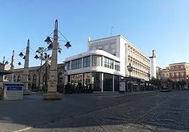 Alarma en la Plaza Esteve de Jerez: la Policía frustra un robo en un local de restauración