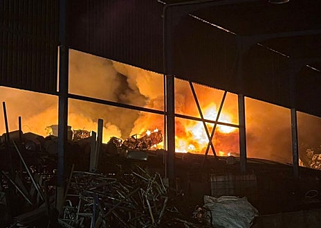 Imagen secundaria 1 - Imágenes del incendio