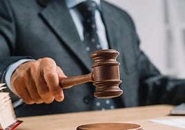 Condenado a casi diez años de prisión por maltrato y encerrar a su pareja en Sanlúcar