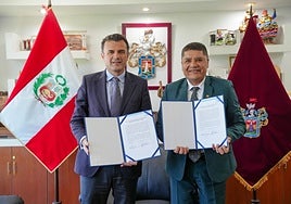 Cádiz y Arequipa sellan un acuerdo para hermanarse tras el Congreso de la Lengua