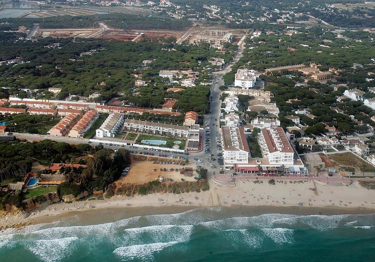 «Prohibido ensuciar, hacer ruido o dejar el coche tirado»: Chiclana prepara su guía de convivencia ciudadana