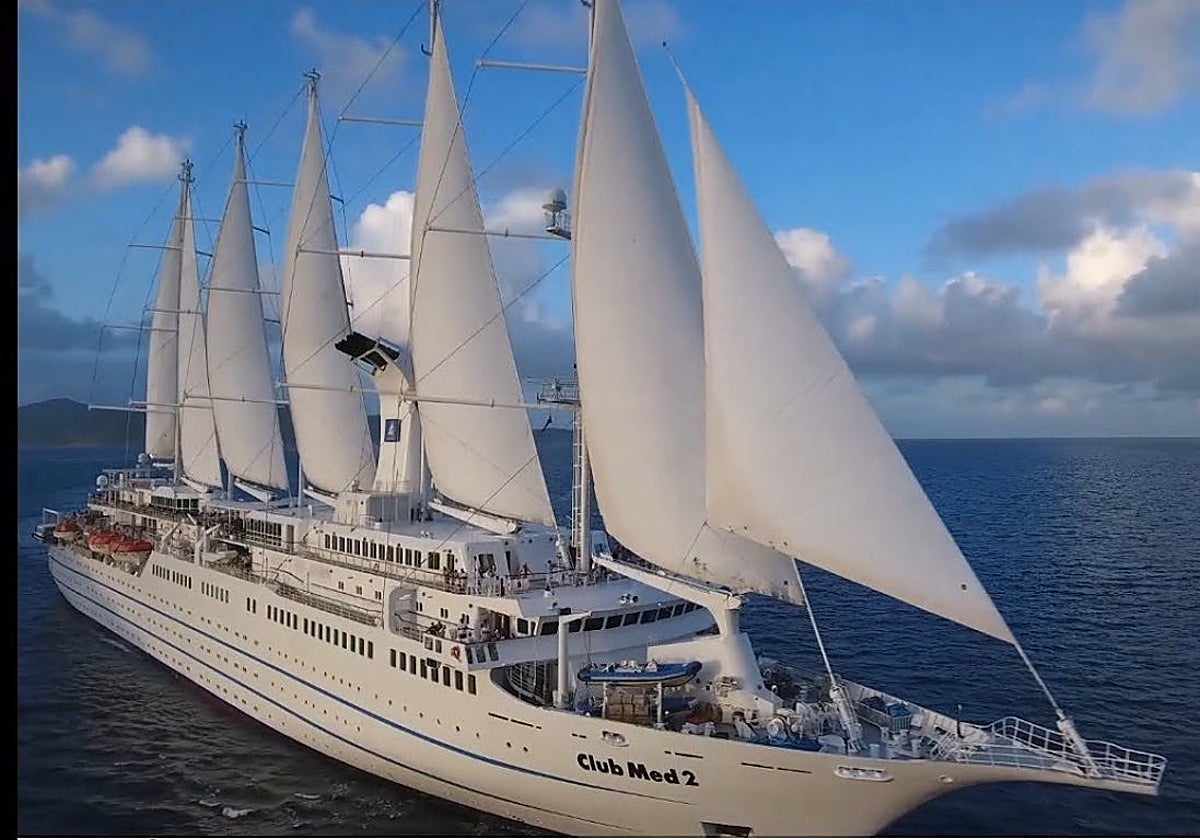 El velero de lujo más grande del mundo llega a Cádiz
