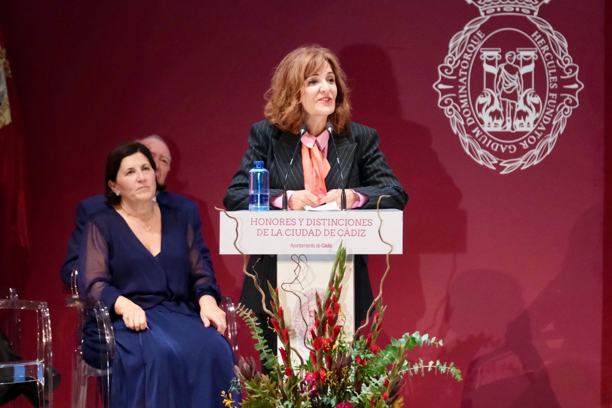 Fotos: La emoción marca la gala de entrega de Honores y Distinciones de Cádiz 2025