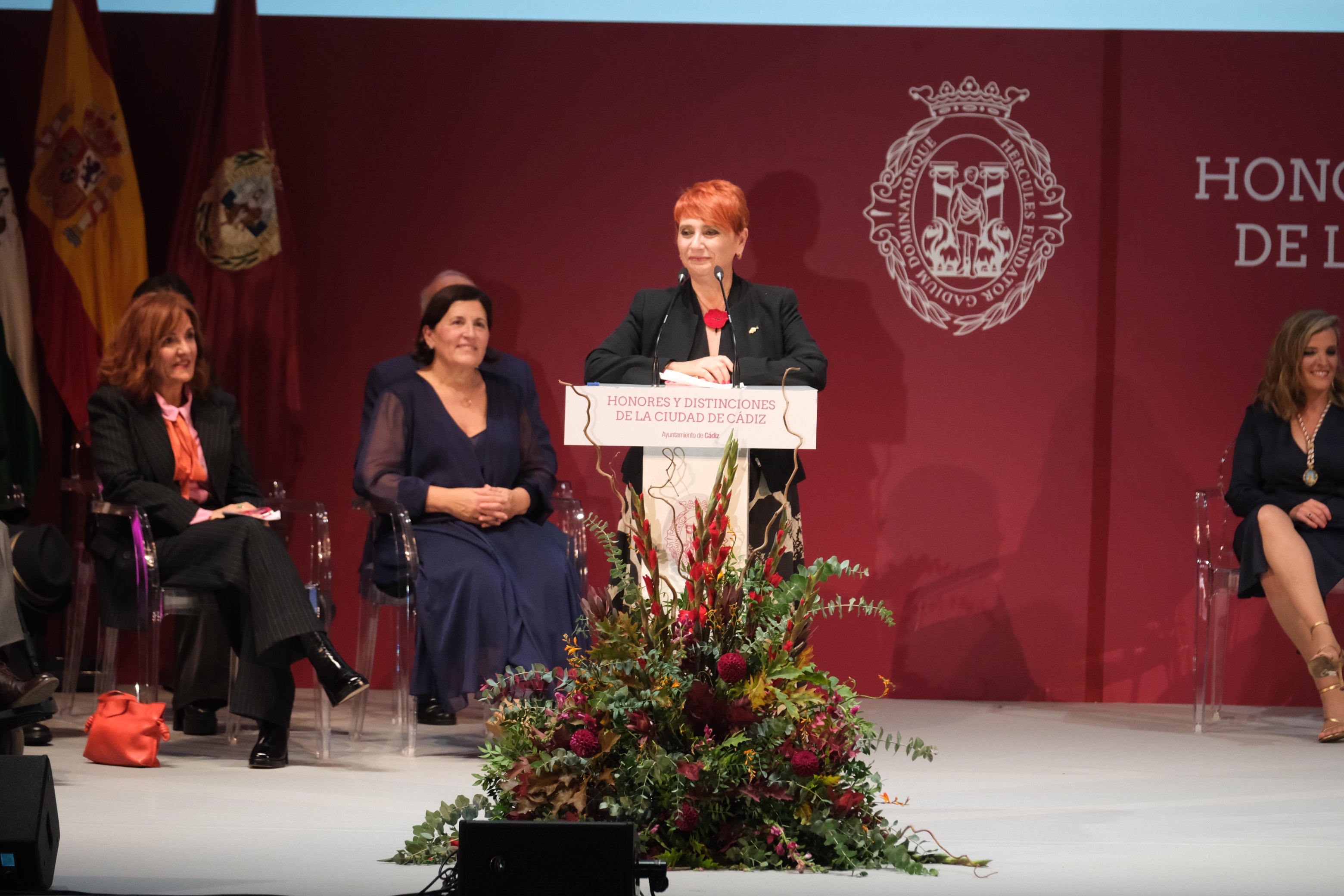 Fotos: La emoción marca la gala de entrega de Honores y Distinciones de Cádiz 2025