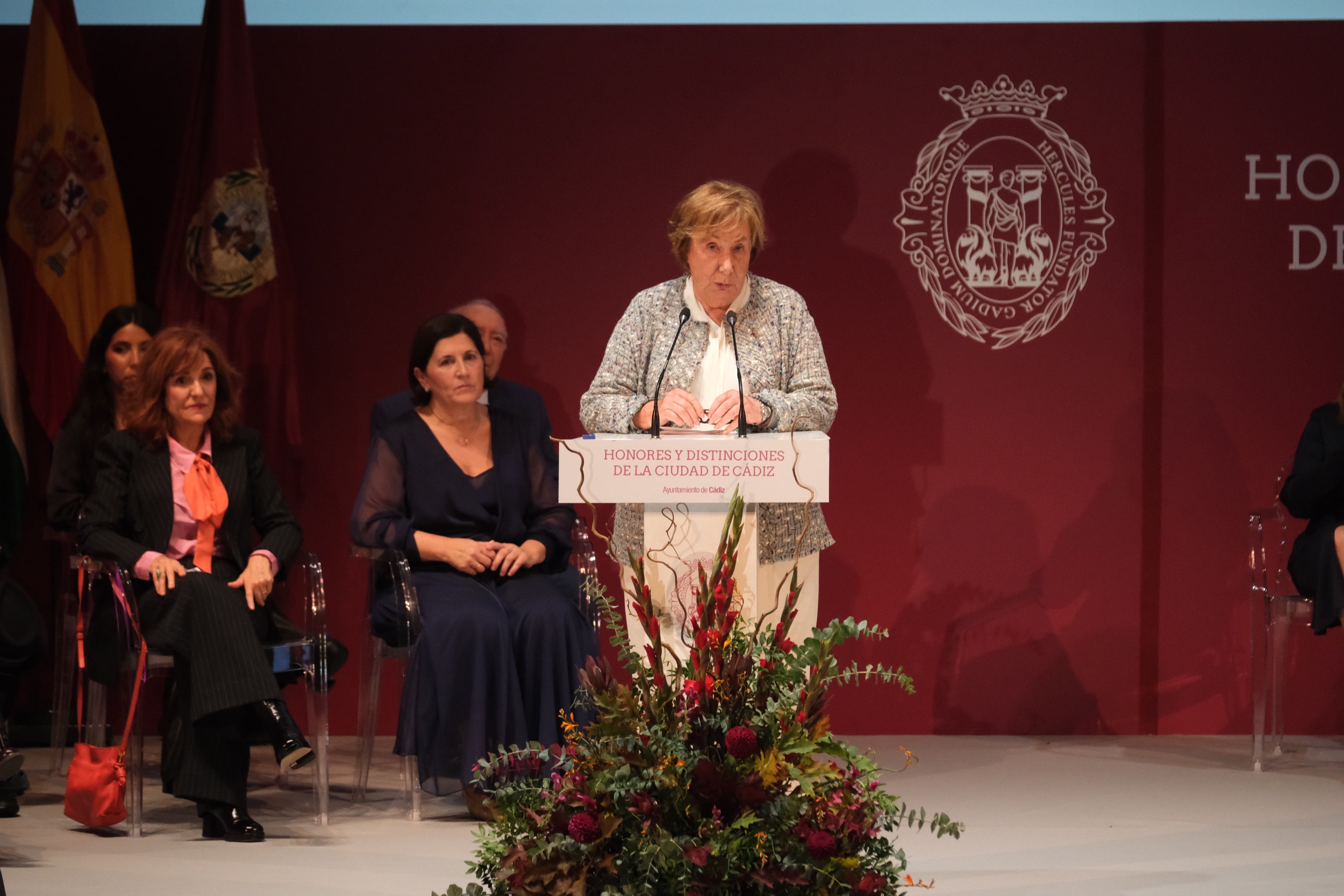 Fotos: La emoción marca la gala de entrega de Honores y Distinciones de Cádiz 2025