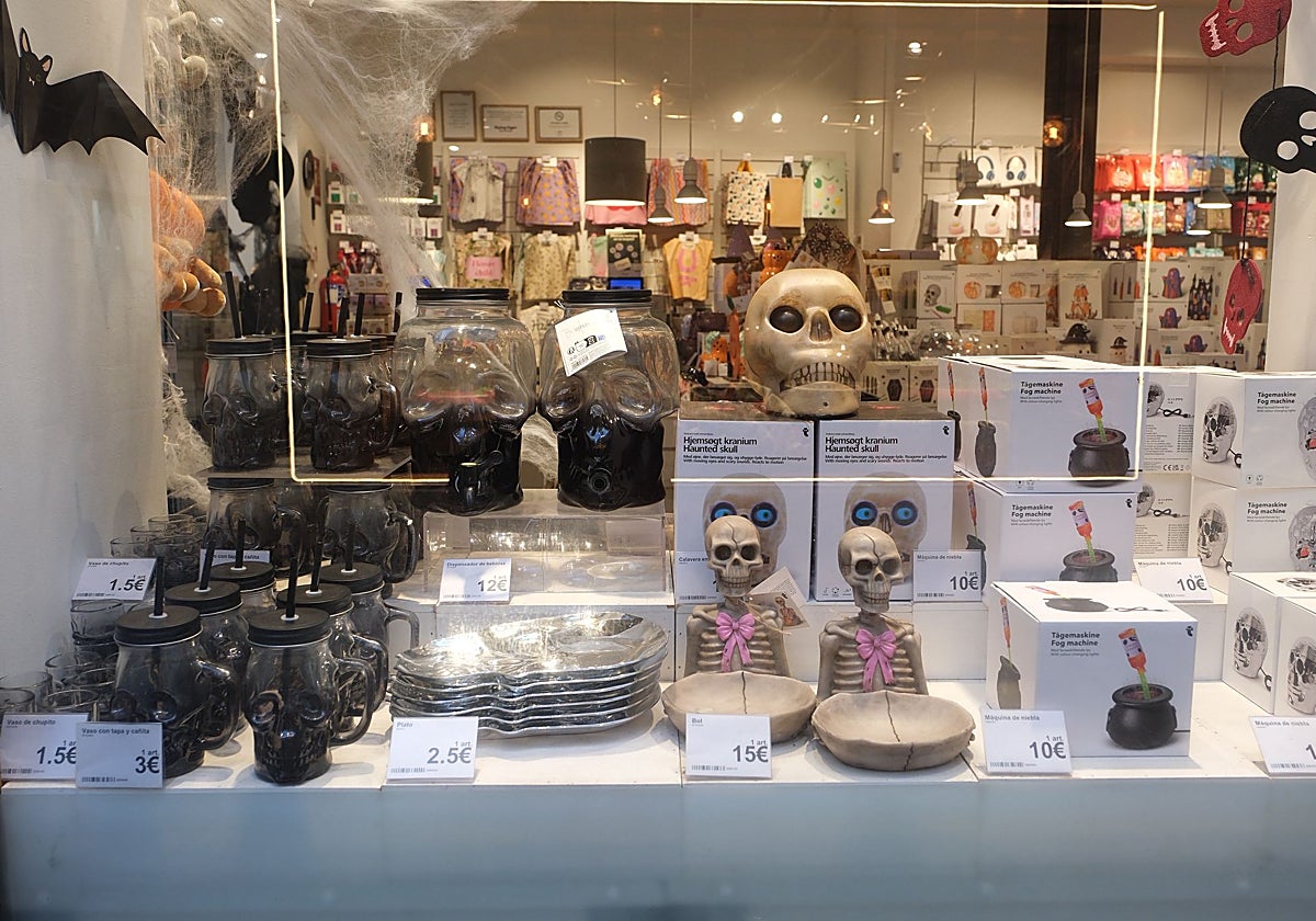 Un escaparate adornado para Halloween