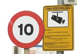 Multas de 200 euros para los vehículos que incumplan la Zona de Bajas Emisiones en Cádiz