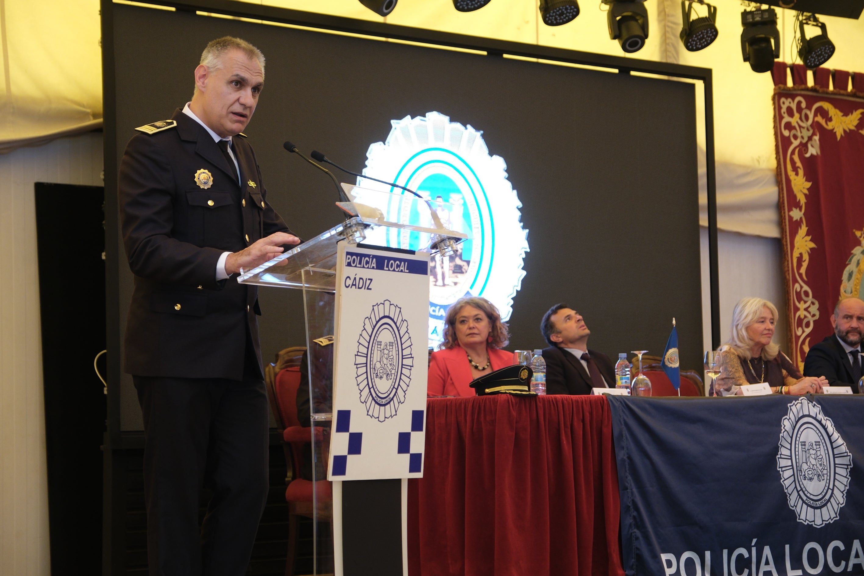 Honores al patrón de la Policía Local de Cádiz