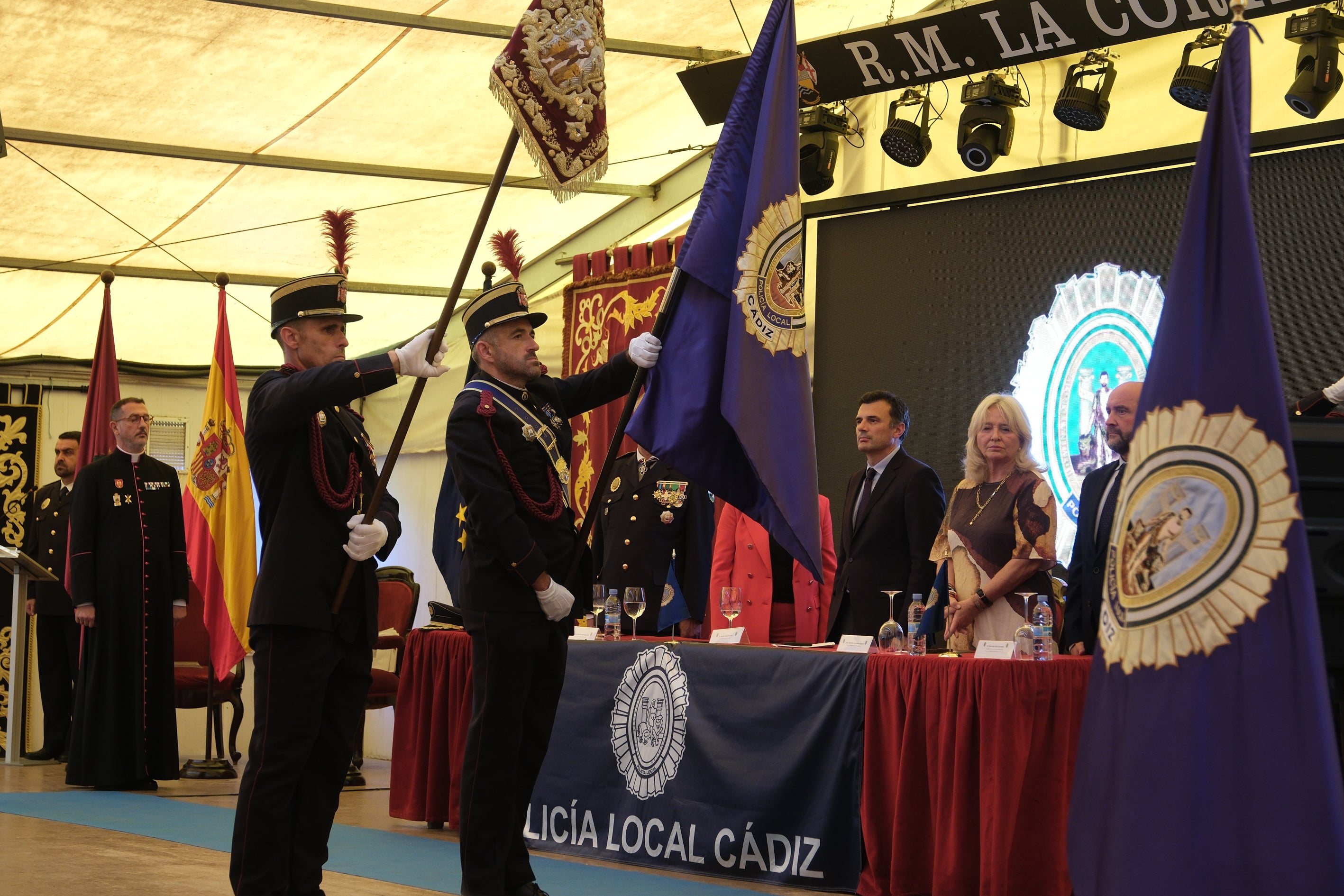 Honores al patrón de la Policía Local de Cádiz