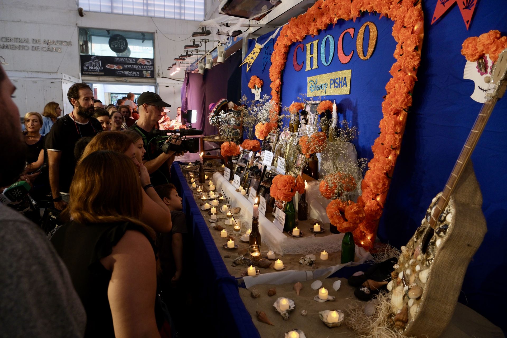 Fotos: El mercado central de Cádiz celebra la fiesta de Los Tosantos