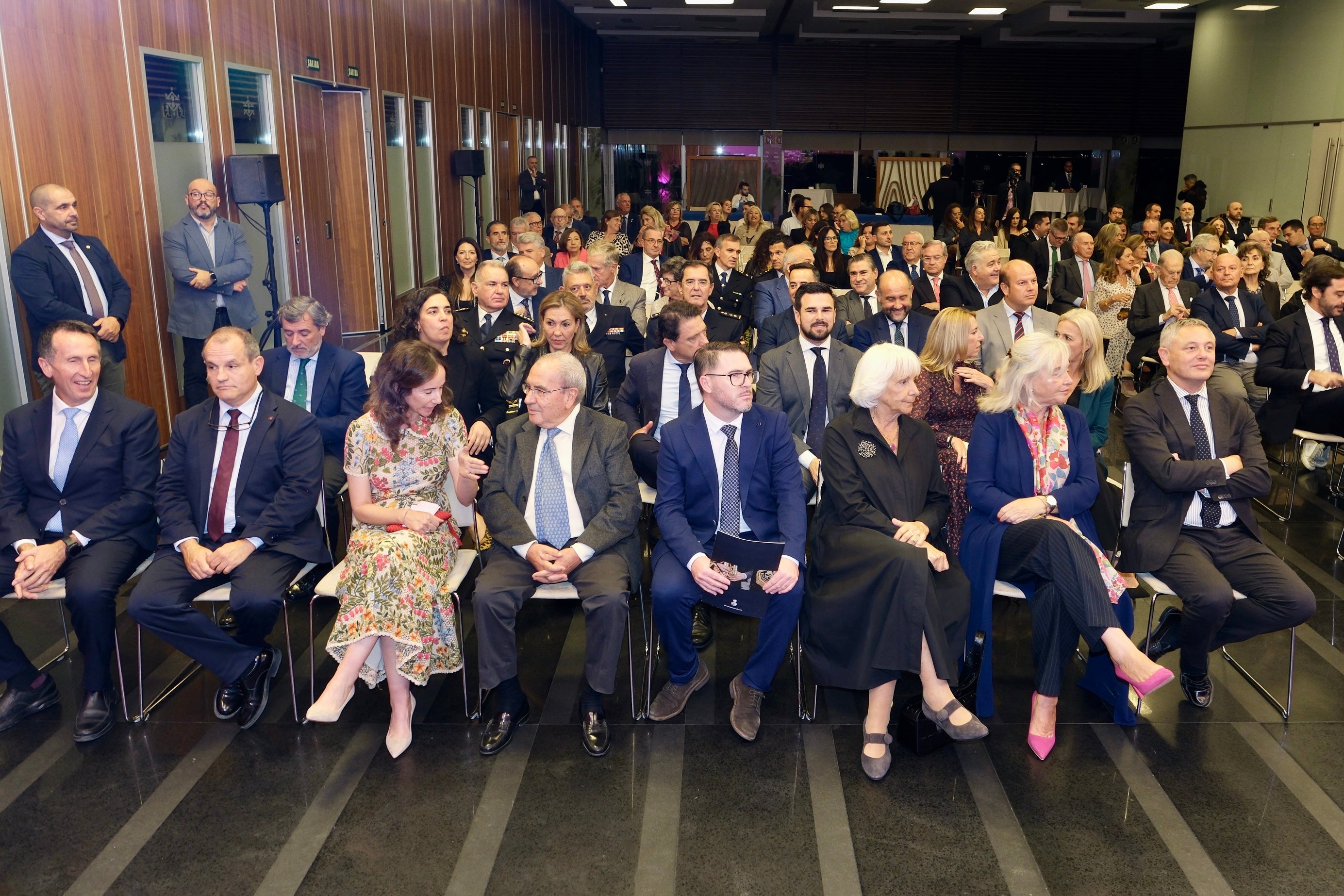 FOTOS: Empresarios, representantes institucionales y rostros del ámbito social y cultural se dieron cita en los Premios La Voz