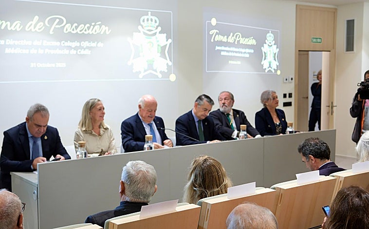 Imagen principal - Felicidad Rodríguez: «Defender la profesión médica es defender al paciente y la calidad asistencial»