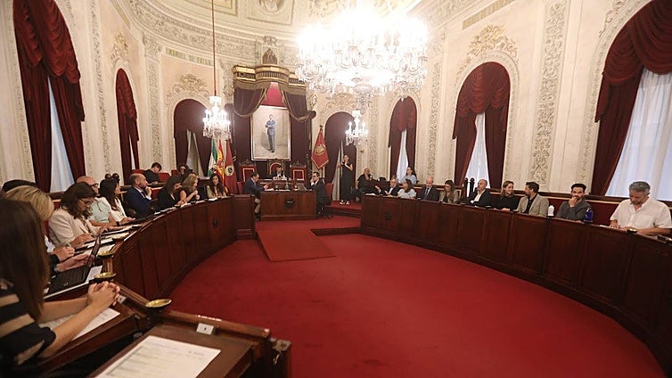 El pleno del Ayuntamiento de Cádiz aprueba inicialmente la Zona de Bajas Emisiones