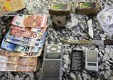 Imagen secundaria 1 - Vigilado, detenido y en prisión: así cayó el vendedor de droga que actuaba en el centro de Paterna