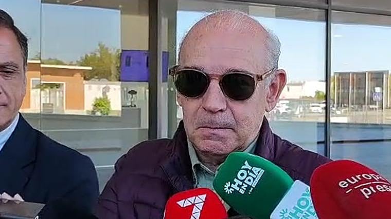 Manolo Montilla, representante de la familia y amigo personal del torero