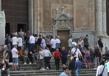 Zapatos, ropa deportiva, reconocimientos médicos... y dentistas: lo que más buscan los cruceristas en Cádiz