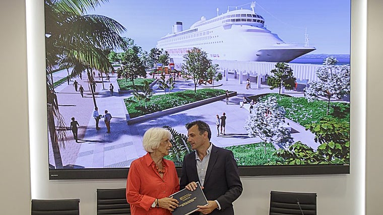 Presentación del proyecto por parte de la presidenta de la APBC y el alcalde de Cádiz