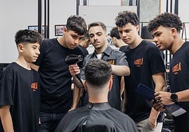 La Escuela Virogas ofrecerá cortes de pelo gratuitos en la calle Plocia de Cádiz