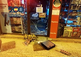 Dos detenidos tras ser sorprendidos robando en el interior de un estanco en Jerez
