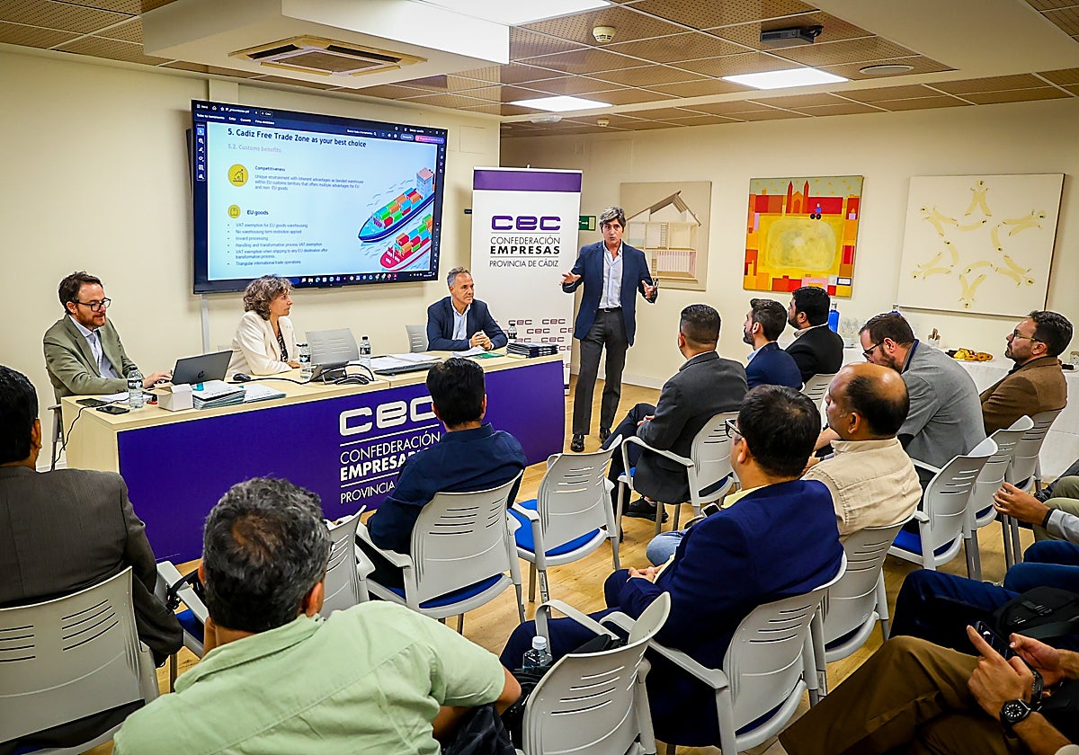 La sede de la CEC en Cádiz ha servido de escenario para vender las ventajas de invertir en la provincia