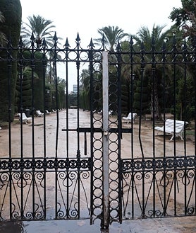 Imagen secundaria 2 - La borrasca Claudia deja impactantes imágenes en Cádiz