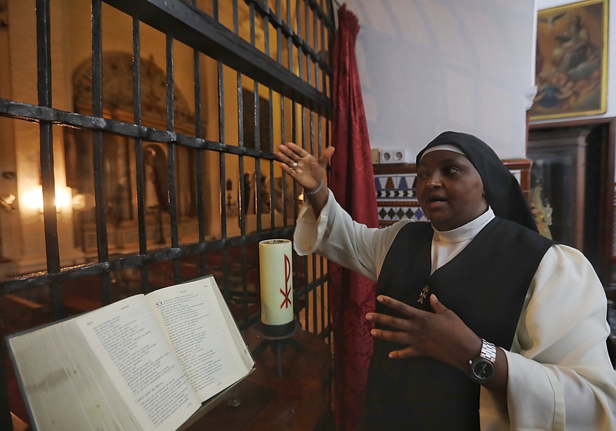 Una de las hermanas del Monasterio del Espíritu Santo.