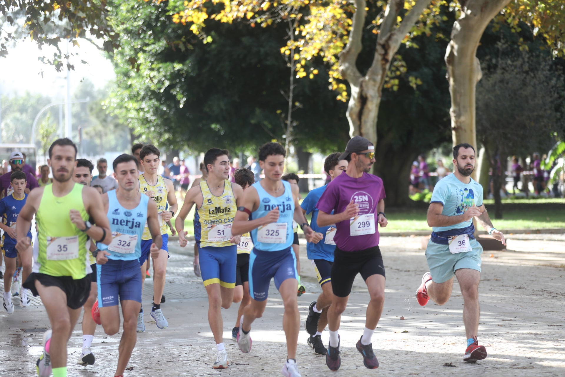 Cádiz se une y corre contra la violencia de género