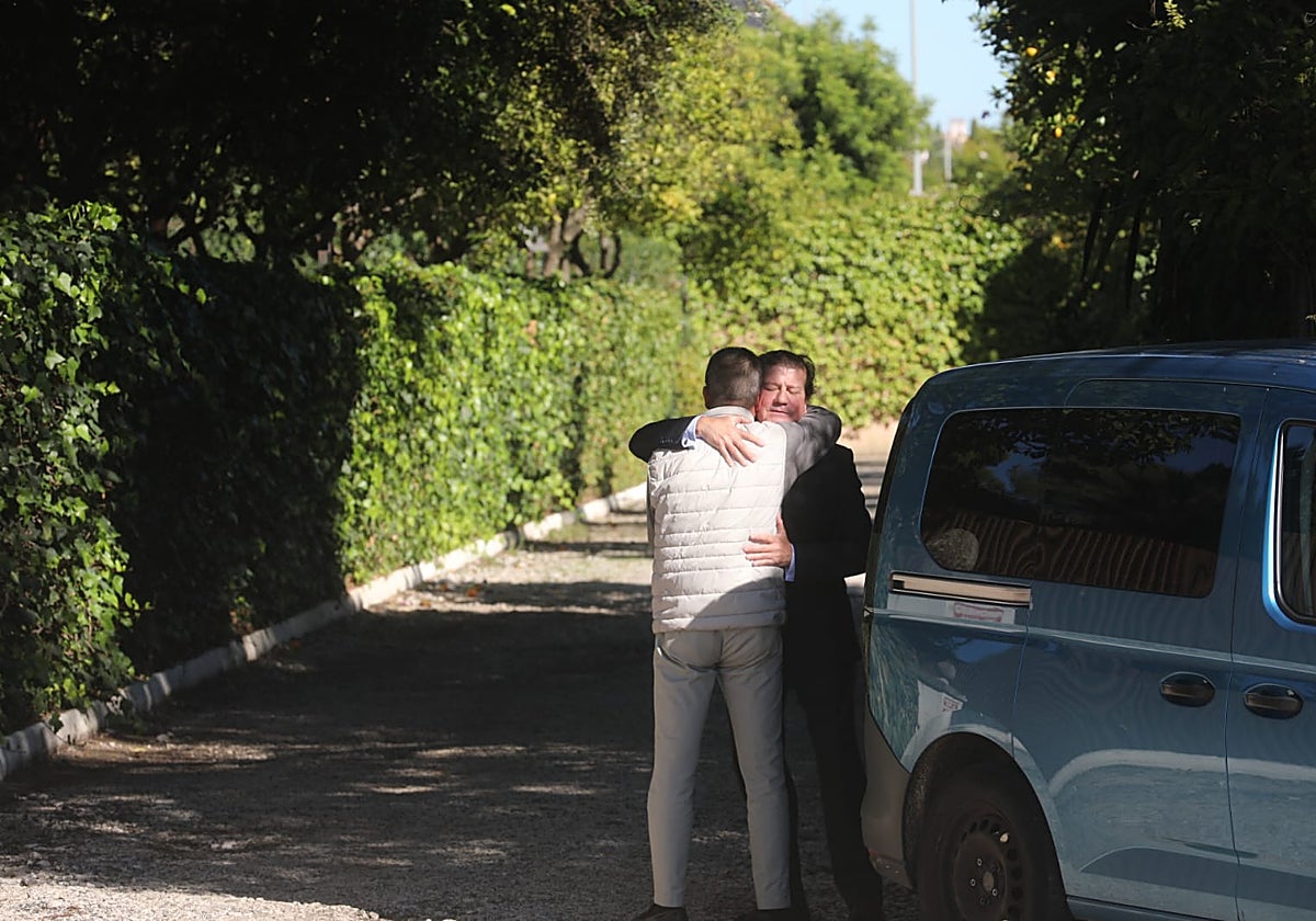 Compañeros de la Escuela Andaluza del Arte Ecuestre despiden a Álvaro Domecq Romero.