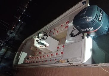 Una de las petaqueras incaudatas en Chiclana con las garrafas de combustible