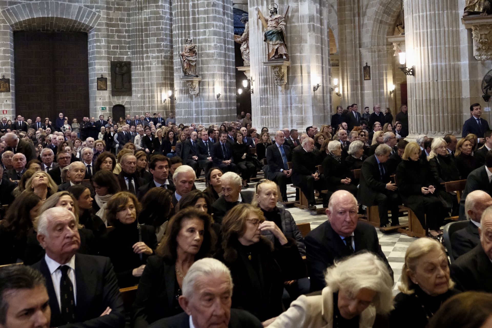 Fotos: Emotiva despedida a Álvaro Domecq Romero en la Catedral de Jerez