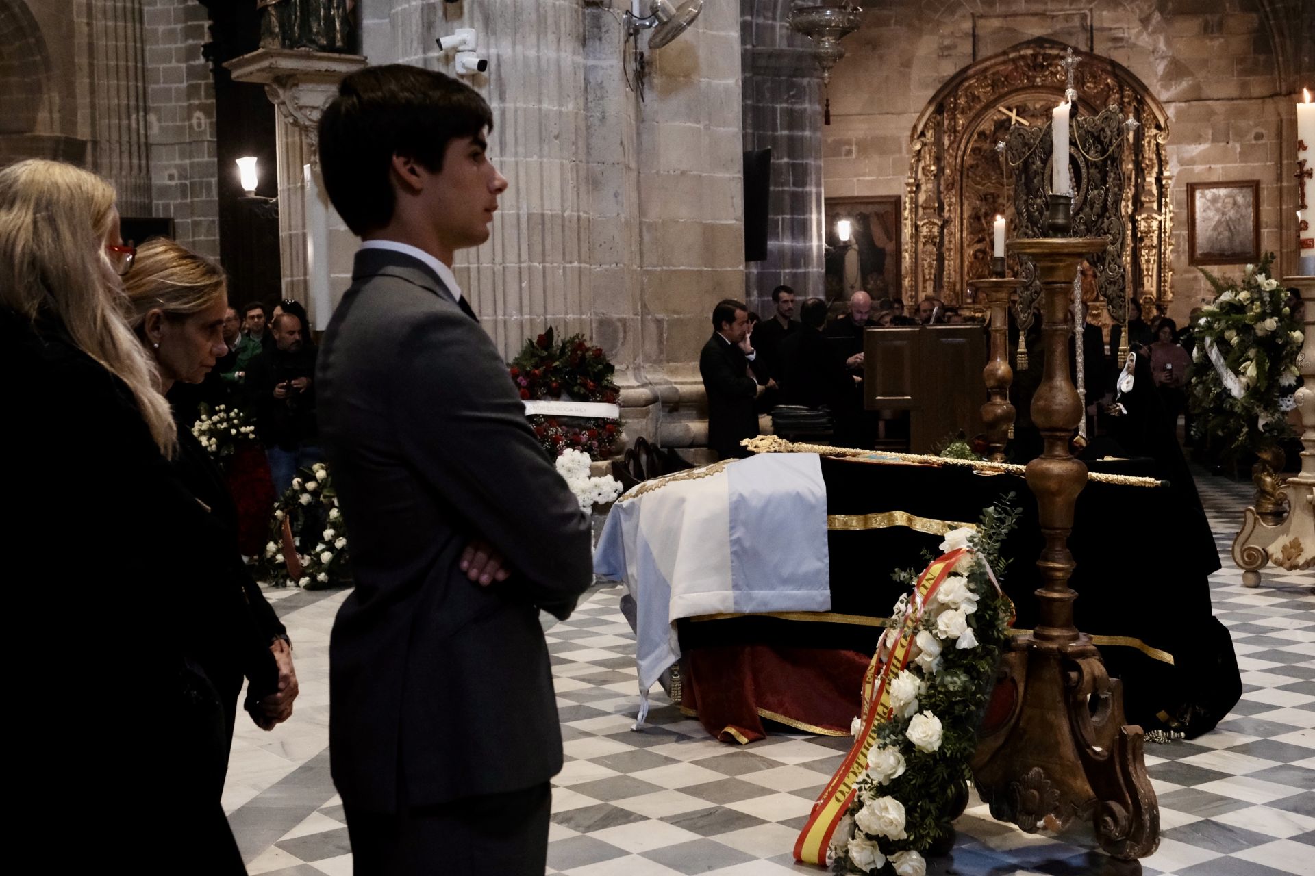 Fotos: Emotiva despedida a Álvaro Domecq Romero en la Catedral de Jerez