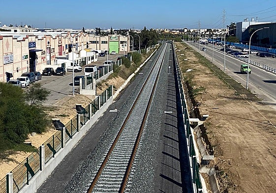 El tramo de vía que discurre por el Trocadero está completamente terminado