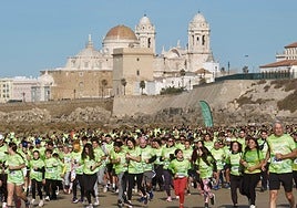 Más de 5.000 personas participan en la XI Carrera Cádiz en Marcha Contra el Cáncer