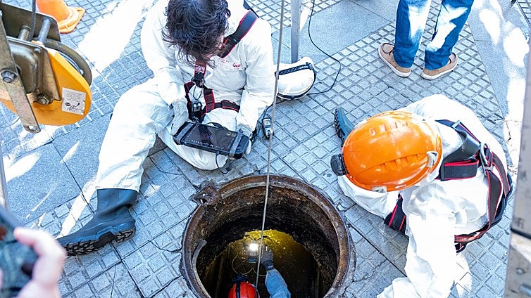 Aguas de Cádiz utiliza un dron para controlar el estado de los colectores