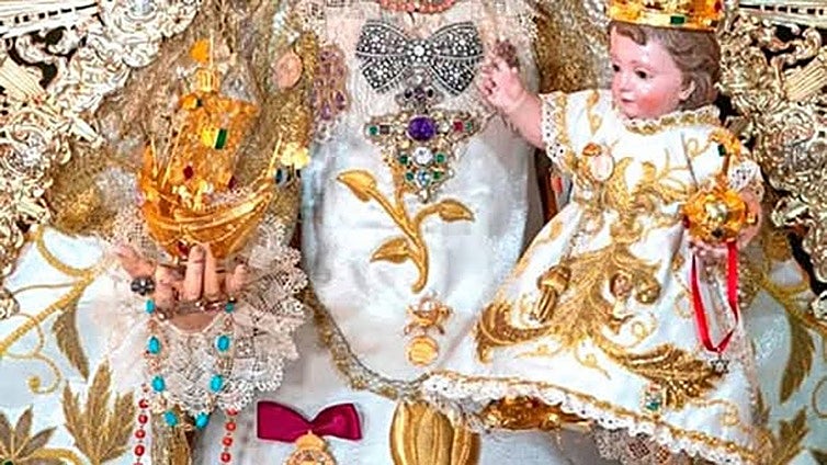 Atrapan en Puerto Serrano al ladrón de robos en varias iglesias: reaparece el traje del Niño Jesús de Utrera