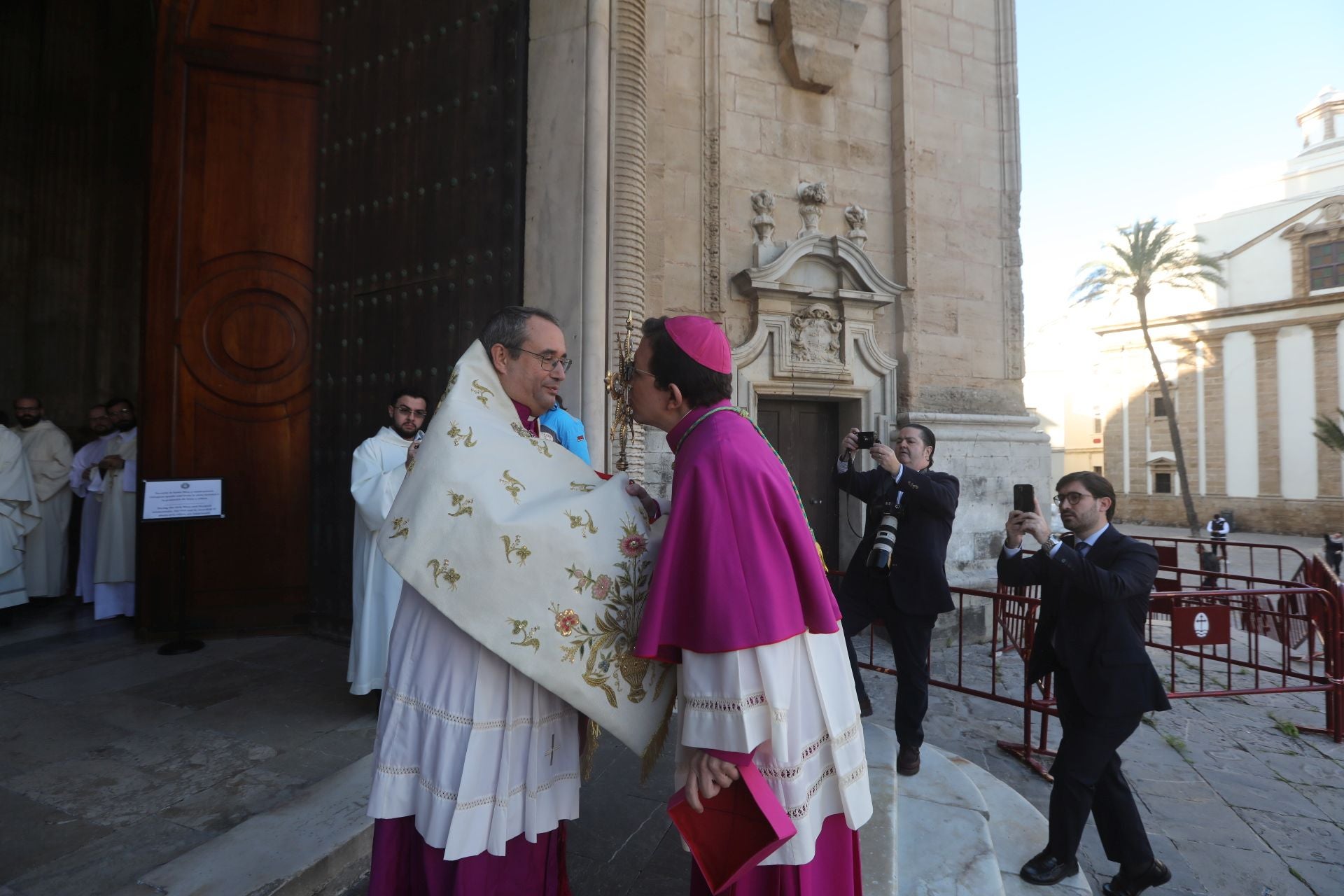 Fotos: Misa de presentación en Cádiz del administrador apostólico