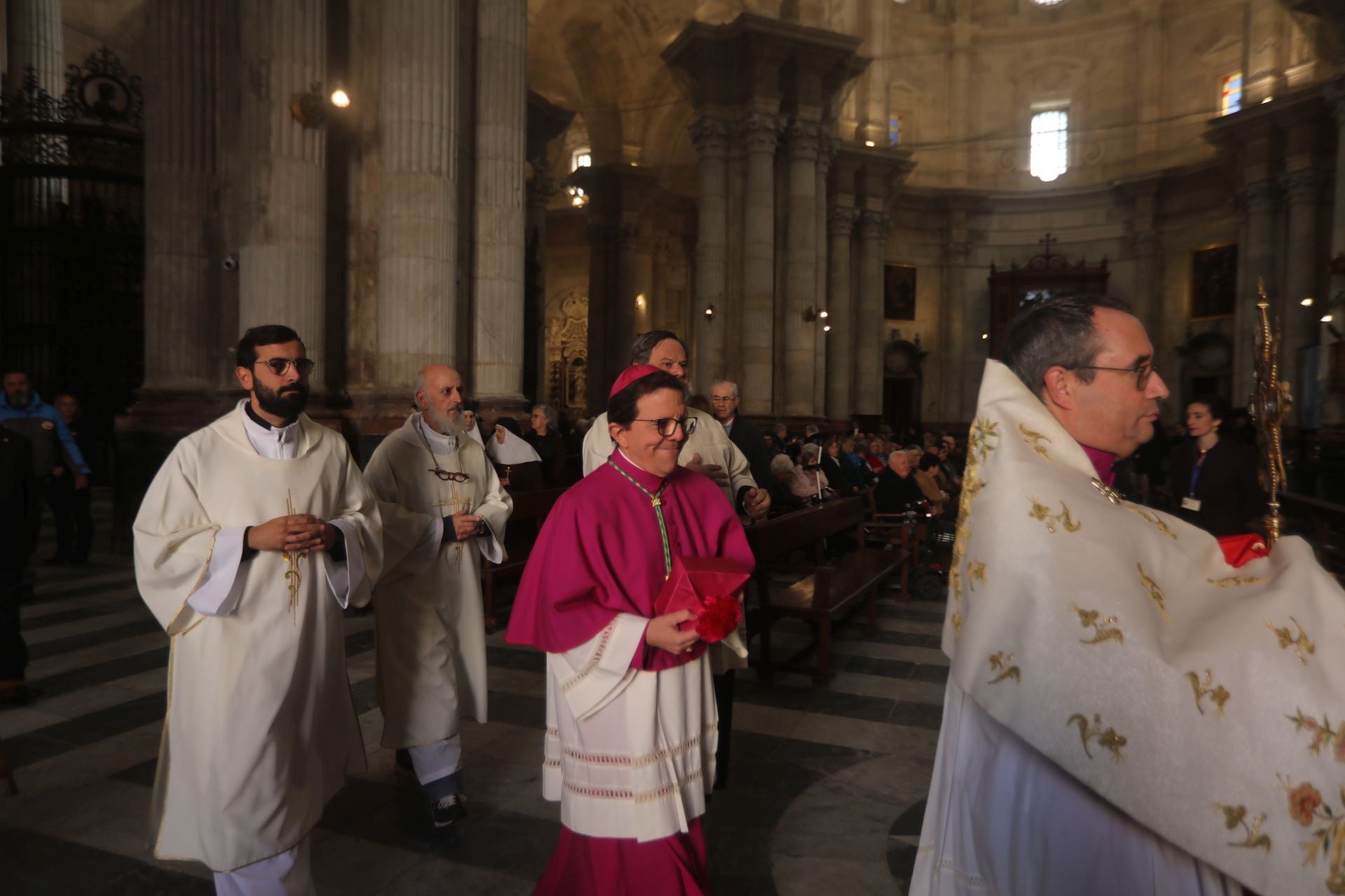 Fotos: Misa de presentación en Cádiz del administrador apostólico