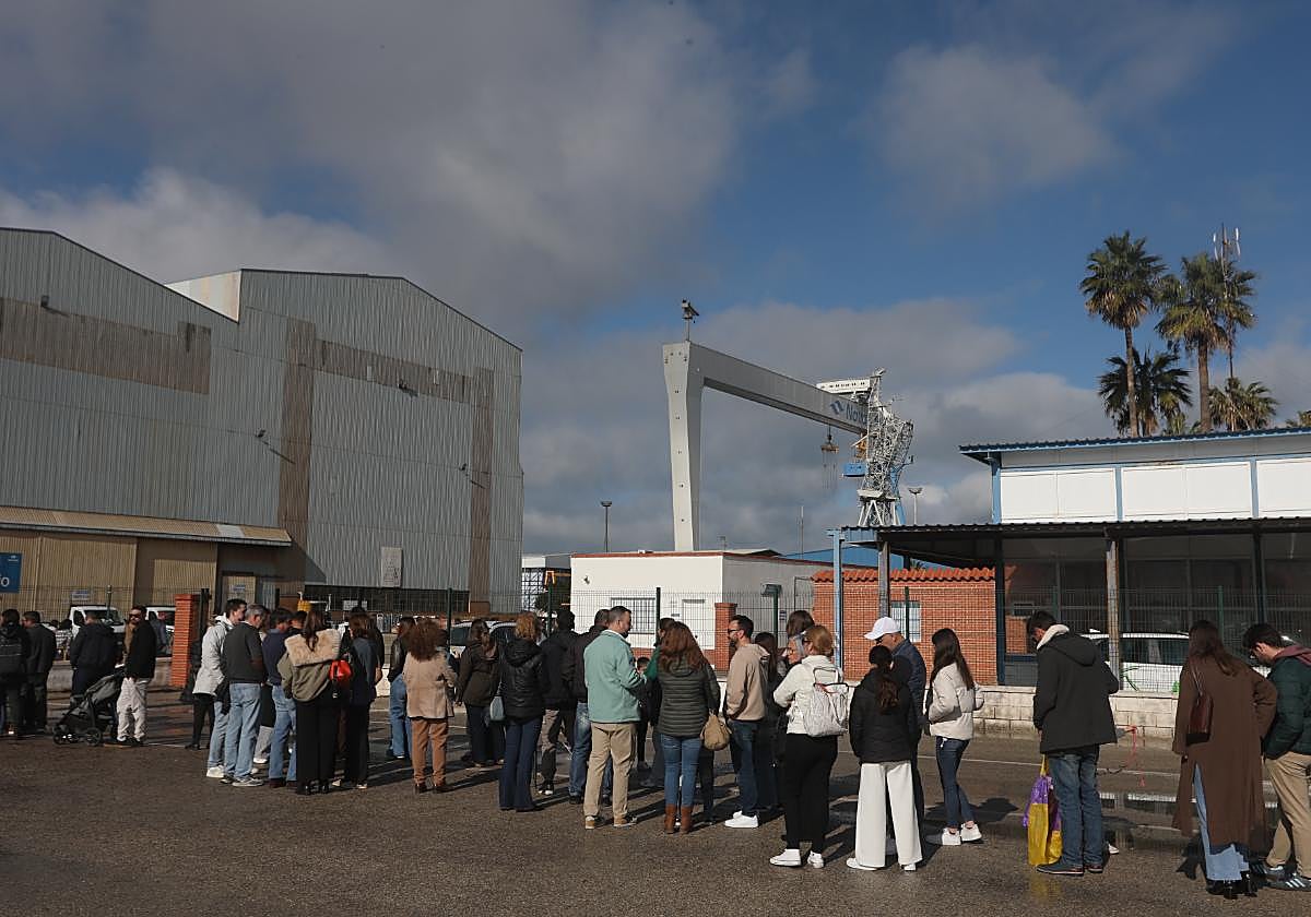 Visitantes en el astillero de Puerto Real