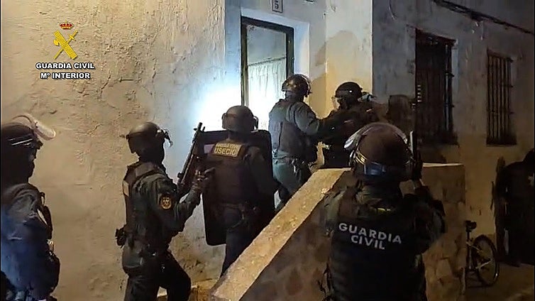 Narcopisos en pleno casco urbano de Medina: detenido un clan que distribuía cocaína, heroína y hachís las 24 horas