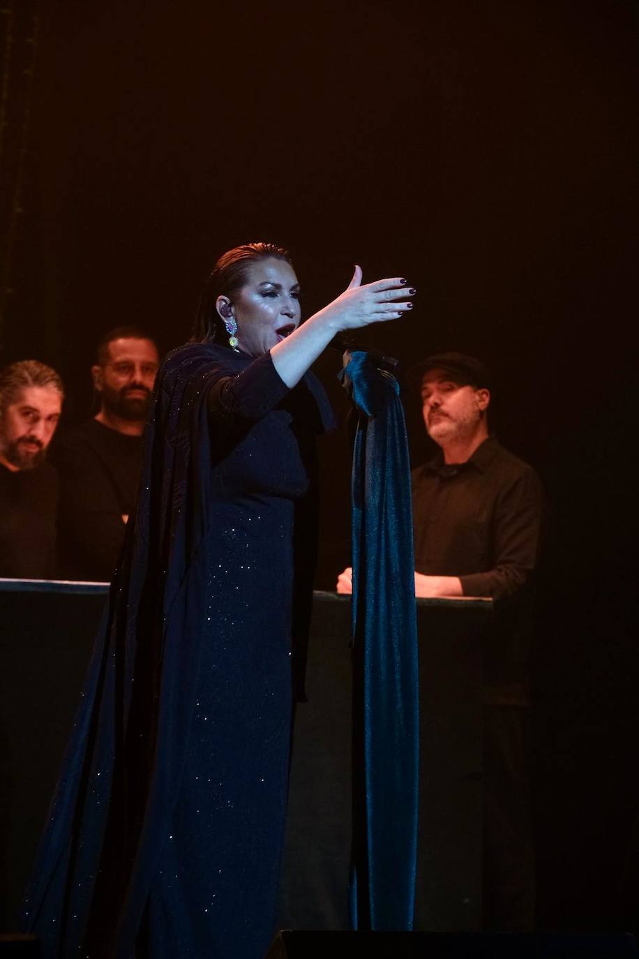 FOTOS: Navidad en el Teatro Falla con Niña Pastori