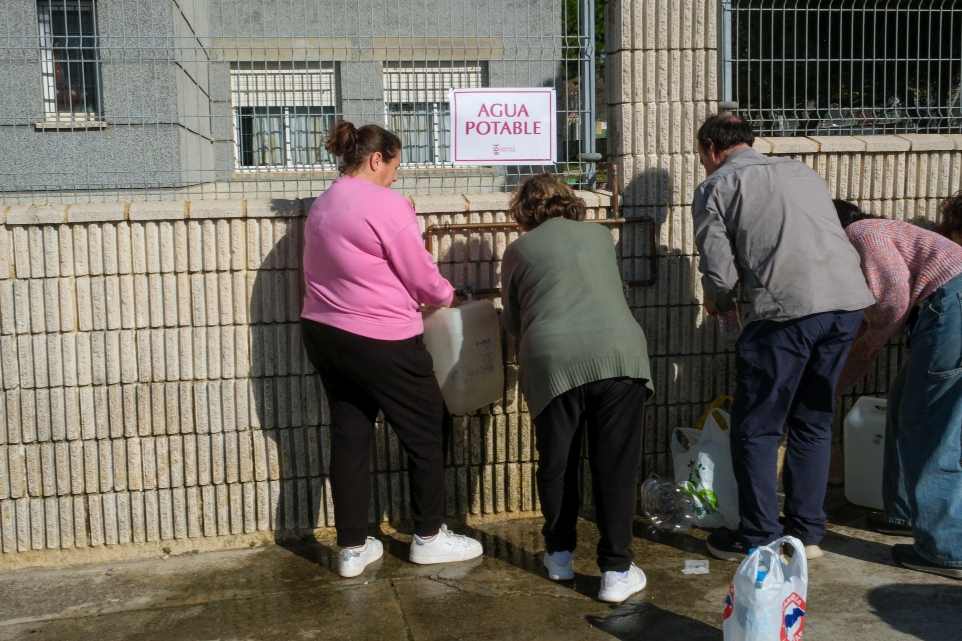 Fotos: Una avería deja a varias zonas de Puerto Real sin agua
