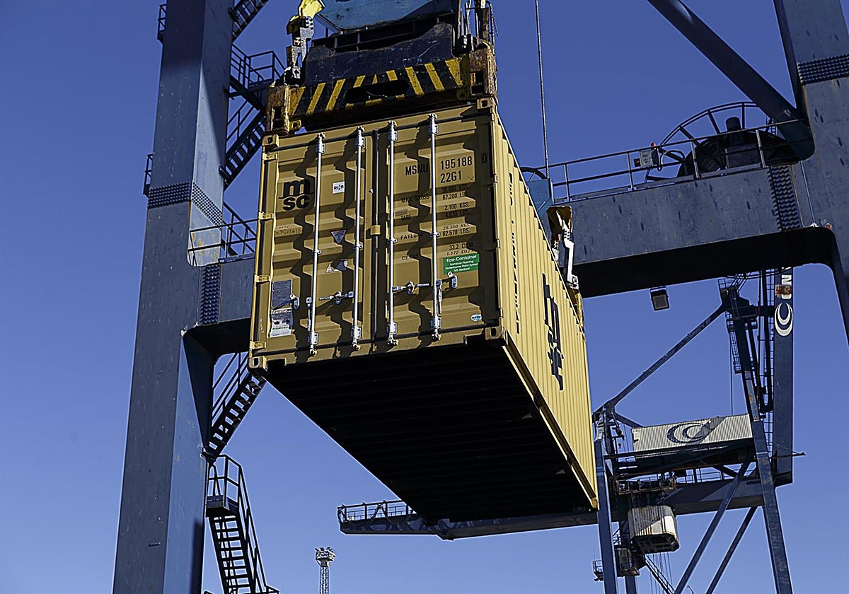 El tráfico total en el Puerto de Cádiz supera los cinco millones hasta noviembre, un 15% más que en 2024