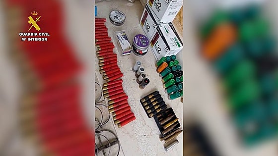 Redes invisibles, reclamos electrónicos y armas: destapada una actividad de caza ilegal en Medina Sidonia
